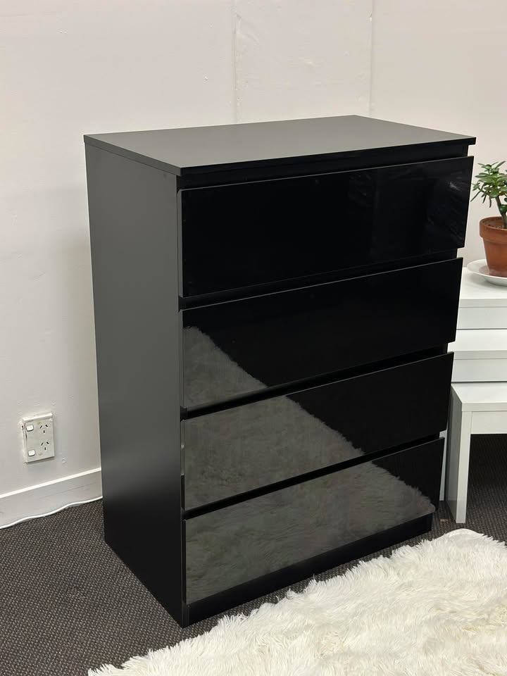 Queen Bed Suite + Tallboy + 2x Bedside + Shipping Fielding Included
