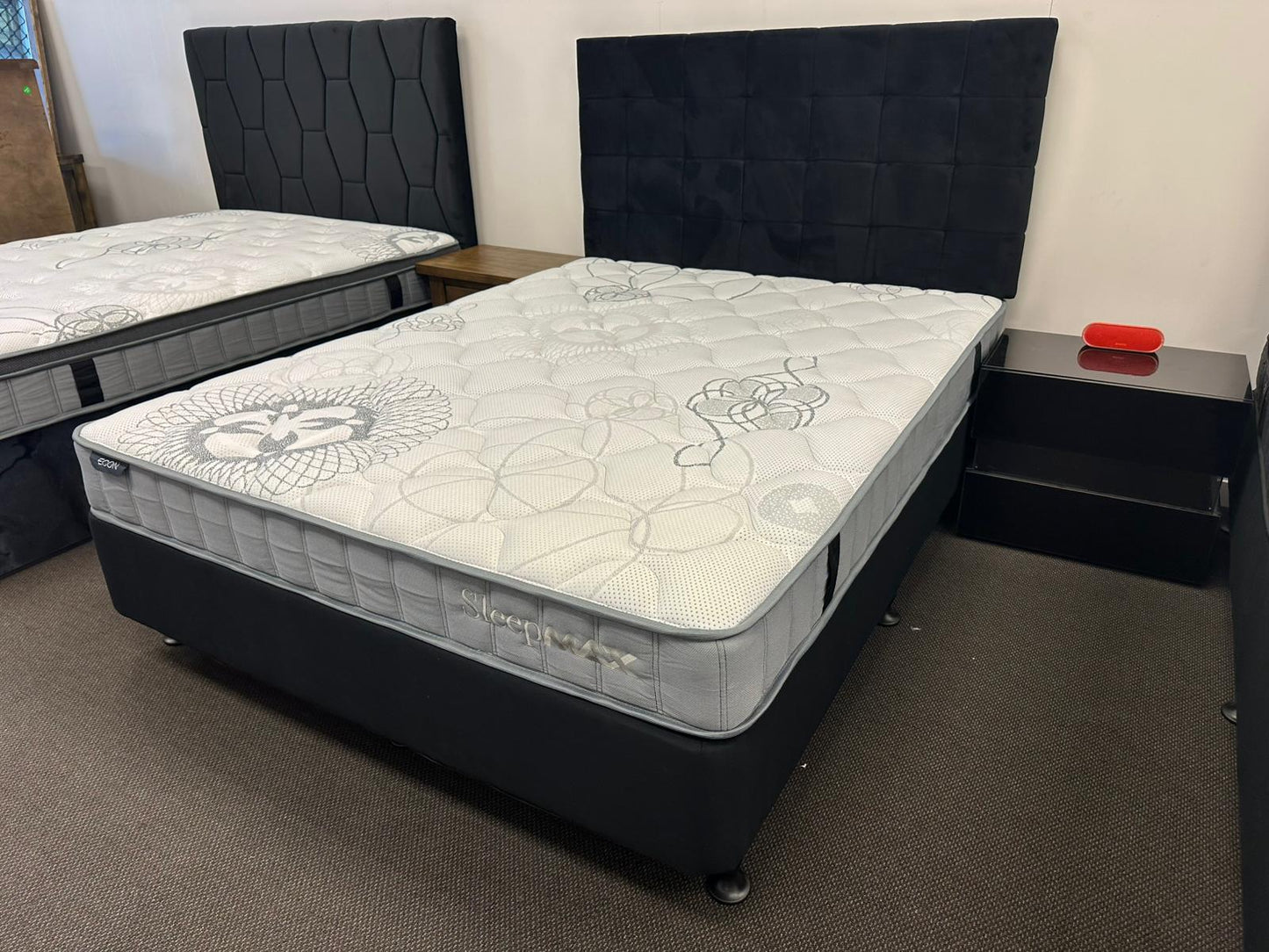 SLEEPMAX BASE WITH MATTRESS